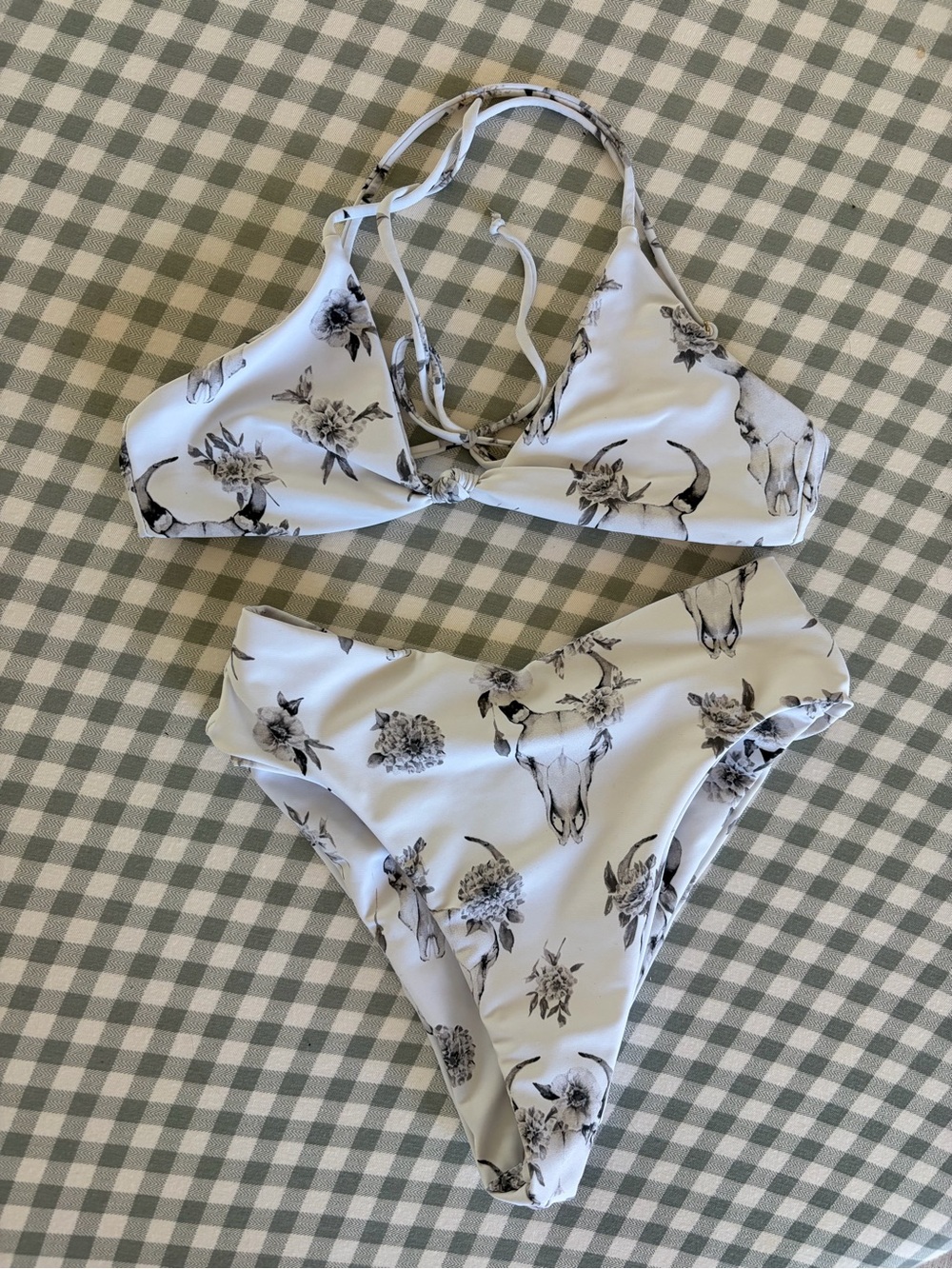 Skatie White Floral Skull Print Bikini set
